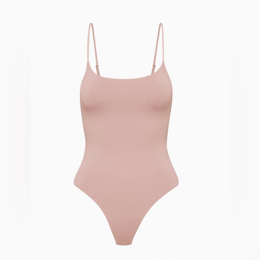 NWOT Aritzia Original Contour Cami Bodysuit